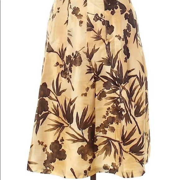 TALBOTS size cream A-line silkblend skirt in excellent condition - Picture 2 of 6